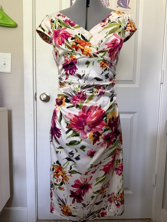 London Times Dresses & Skirts - Floral London Times Dress Size 8